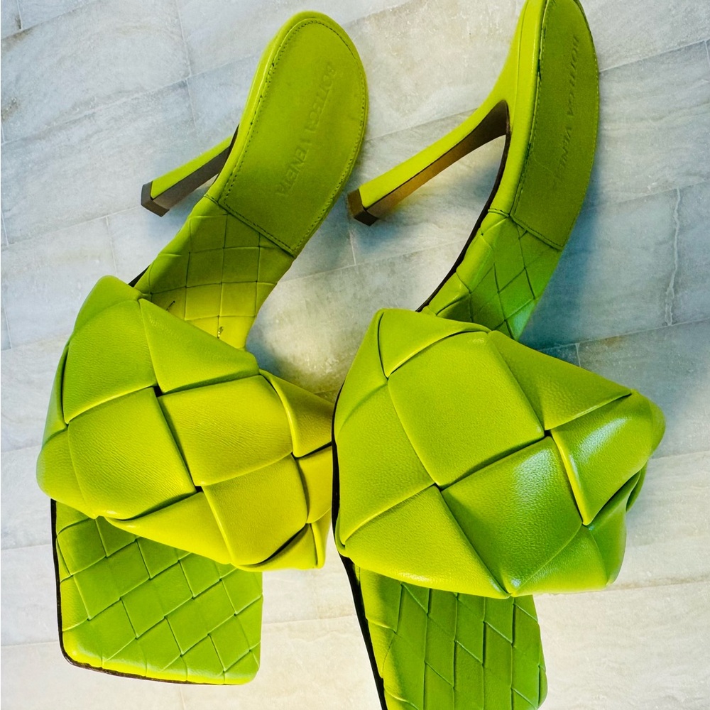 Bottega Veneta Lime Quilted Mule Sandals, size 39 - Picture 12 of 14